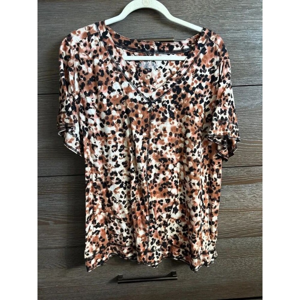 Westbound size 2XL top shirt sleeve top v neck animal print XXL